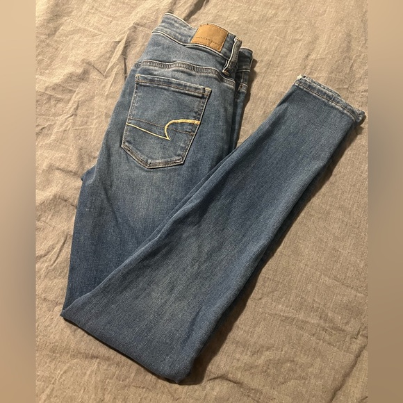 American Eagle Next Level Jeggings | Medium Wash, Size 4 - Picture 2 of 4